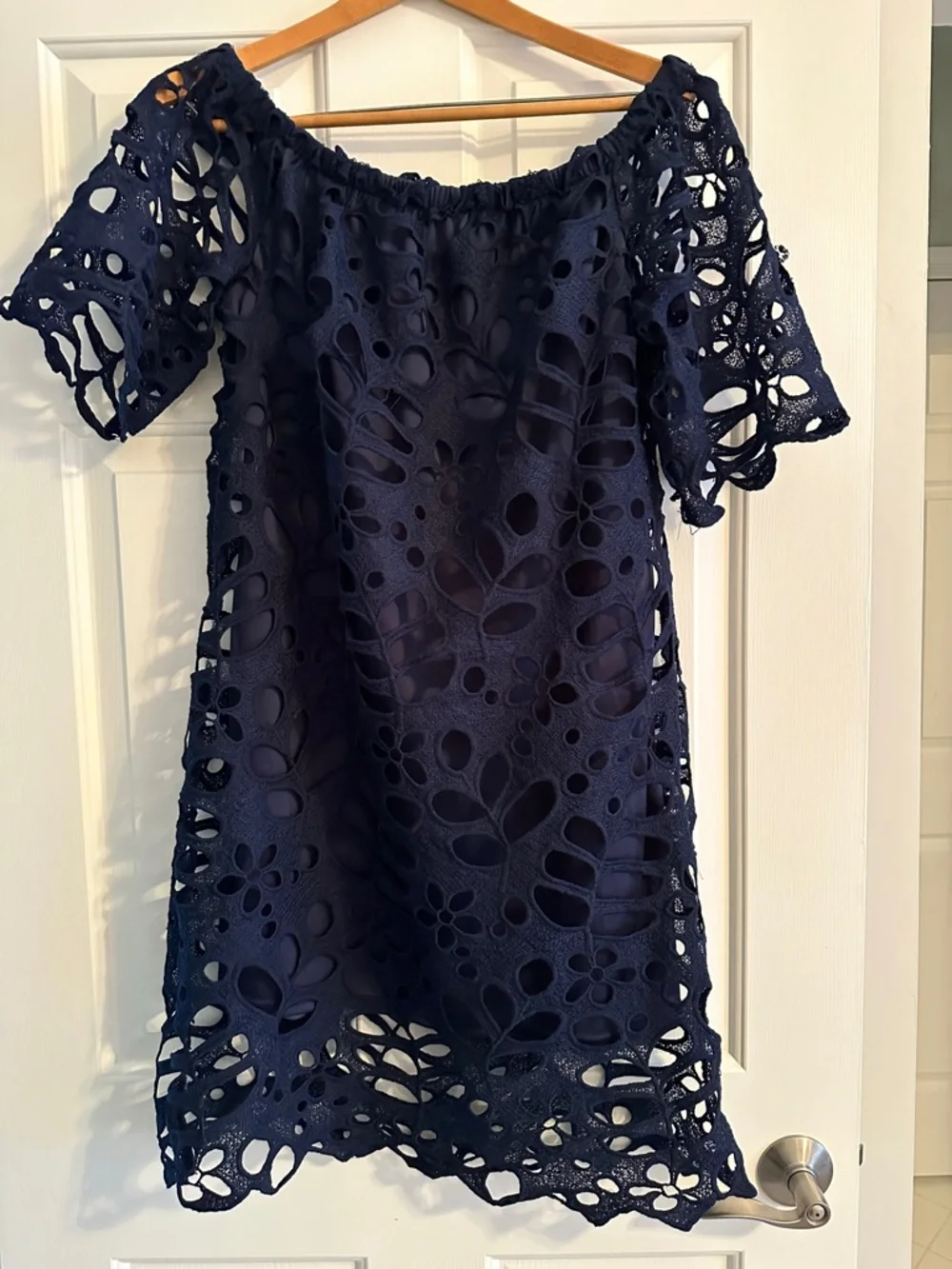 Off-Shoulder Navy Blue Cutout Lace Dress - Picture 6 of 10